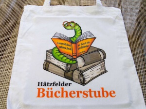 eine weisse Baumwolltasche, bedruckt im Digitaldruck